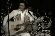 Elvis Presley Guitar GIF - Elvis Presley Guitar Concert GIFs