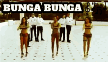Bunga Bunga Silvio Berlusconi Ballo Di Gruppo Estate Balletto Ballerina Ballerine Musica GIF - Bungabunga Dancing Dange GIFs