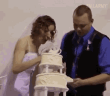 Collapsing Wedding Cake Failarmy GIF - Collapsing Wedding Cake Failarmy Wedding Cake Falling Apart GIFs