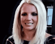 britney spears awkward fake smile forced thats nice dear