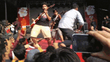 Ludapuda Unmaad GIF - Ludapuda Unmaad Rock And Roll GIFs