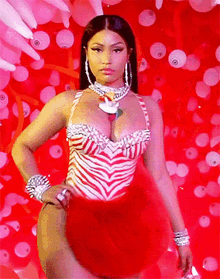 Nicki Minaj GIF - Nicki Minaj Walk GIFs