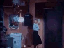 Movie Trailers B Movie GIF - Movie Trailers B Movie Scared GIFs