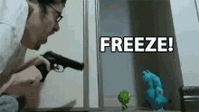 Freeze Ricky Berwick GIF - Freeze Ricky Berwick Dont Move GIFs