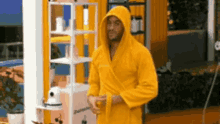 accappatoio pierpaolo pretelli grande fratello vip accappatoio giallo accappatoio pierpaolo pretelli grande fratello vip accappatoio giallo