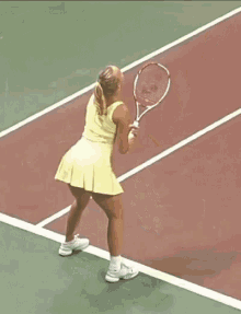 tennis booty squat wiggle ready