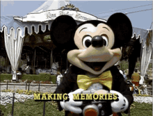 Mickey Mouse Making Memories GIF - Mickey Mouse Making Memories Disney World GIFs