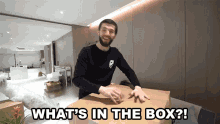 Whats In The Box Whats Inside GIF - Whats In The Box Whats Inside Inside The Box GIFs