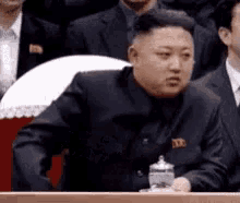 kim-jong-un-clap.gif