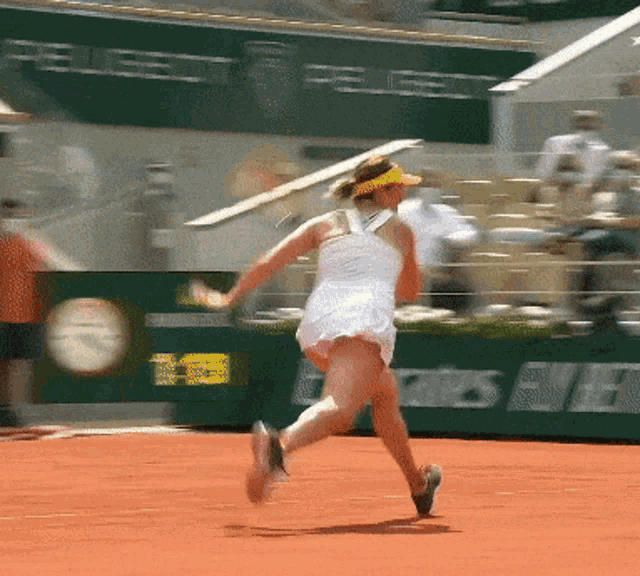 Anastasia Pavlyuchenkova Tennis GIF - Anastasia Pavlyuchenkova Tennis Fall GIFs