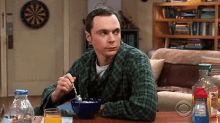 Sheldon Bbt GIF - Sheldon Bbt Eating GIFs