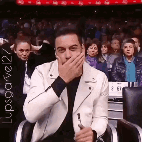 Carlosrivera Wink GIF - Carlosrivera Carlos Rivera - Descubre &amp; Comparte GIFs