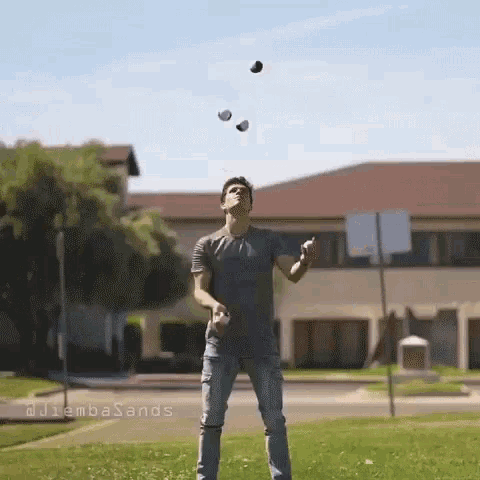 [Image: juggling-fail.gif]