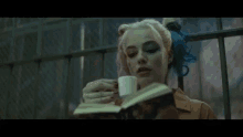 Harley Quinn Suicide Squad GIF - Harley Quinn Suicide Squad Drink GIFs