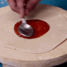 tomato sauce spread preparing circle around gobble