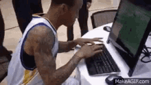 Warriors Typing GIF - Warriors Typing Well GIFs