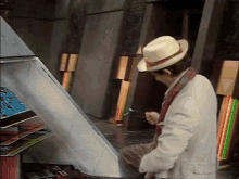 7th Doctor Spoon Playing GIF - 7th Doctor Spoon Playing Time And The Rani GIFs