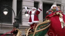 hey there santa claus macys thanksgiving day parade look at me its me