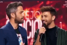 gifsagoney agoney lmcjc la mejor cancion jamas cantada agorisas gifsagoney agoney lmcjc la mejor cancion jamas cantada agorisas
