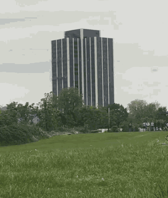 implosion-collapse.gif