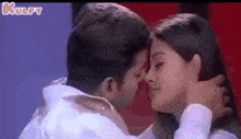 Vijay Kiss Scene.Gif GIF - Vijay Kiss Scene Kiss Muttam GIFs