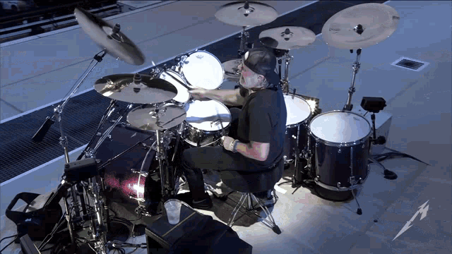Lars Ulrich Metallica GIF - Lars Ulrich Metallica Rock Band GIFs