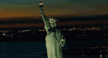Statue Of Liberty New York GIF - Statue Of Liberty New York Statue GIFs