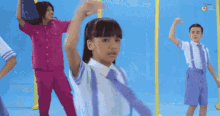menari joget berdendang senang bahagia menari joget berdendang senang bahagia