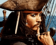 Captain Sparrow Smiles GIF - Captain Sparrow Smiles Johnny Depp GIFs