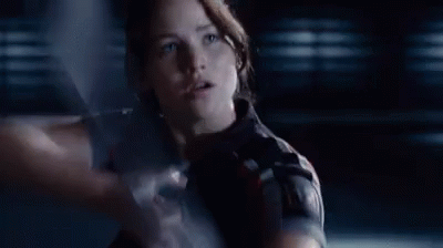 Right Through The Apple GIF - Thehungergames Hungergames Right - Discover &  Share GIFs