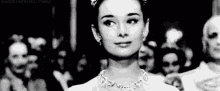 Audrey Hepburn Smiling GIF - Audrey Hepburn Smiling Nods GIFs