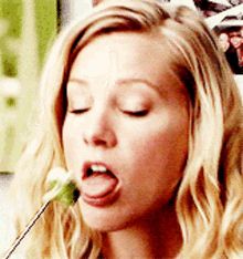 Glee Brittany Pierce GIF - Glee Brittany Pierce Eating Broccoli GIFs