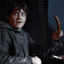 ramsay-bolton-game-of-thrones.gif