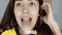 Amiga Date Cuenta GIF - Amiga Date Cuenta Abre Los Ojos GIFs