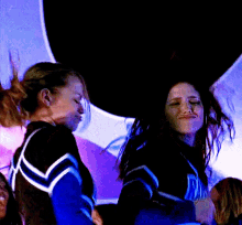 One Tree Hill Brooke And Haley GIF - One Tree Hill Brooke And Haley Dancing GIFs