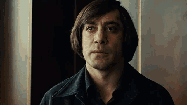 anton-chigurh-no-country-for-old-men.gif