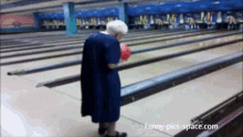 Bowling Granny GIF - Bowling Bowl Granny GIFs