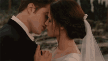 Kiss Edward Cullen GIF - Kiss Edward Cullen Robert Pattinson GIFs
