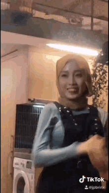 Cantik Hijab GIF - Cantik Hijab Dance GIFs