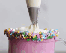 Whip Cream Icing GIF - Whip Cream Icing Topping GIFs