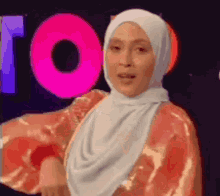 siti nordiana malaysian singer wink finger heart smile siti nordiana malaysian singer wink finger heart smile