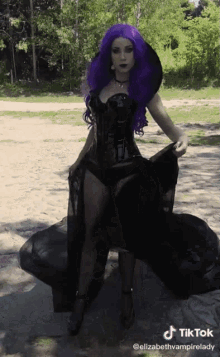 elizabeth vampire lady tiktok gothic goth model