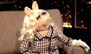 Smh GIF - Miss Piggy Puppet The Muppets - Descubre & Comparte GIFs