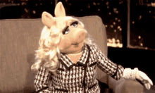 Smh GIF - Miss Piggy Puppet The Muppets GIFs