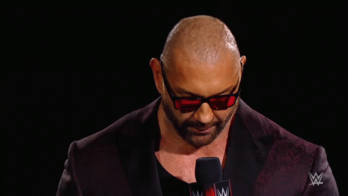  RAW 316: Desde Cali, Colombia Batista-point-at-titantron