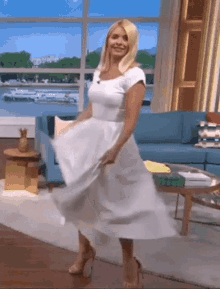 Holly Willoughby GIF - Holly Willoughby GIFs