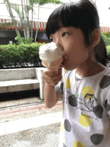 Kid Licking GIF - Kid Licking Ice Cream GIFs