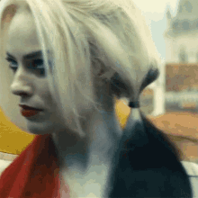 eyeing harley quinn margot robbie the suicide squad staring