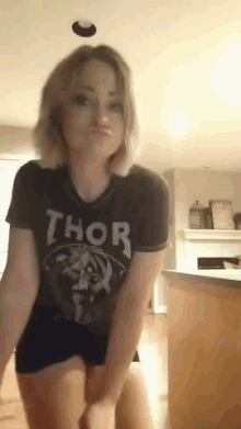 Dancing Thor GIF - Dancing Thor Thighs GIFs