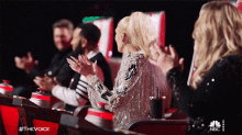Clapping Kelly Clarkson GIF - Clapping Kelly Clarkson Gwen Stefani GIFs